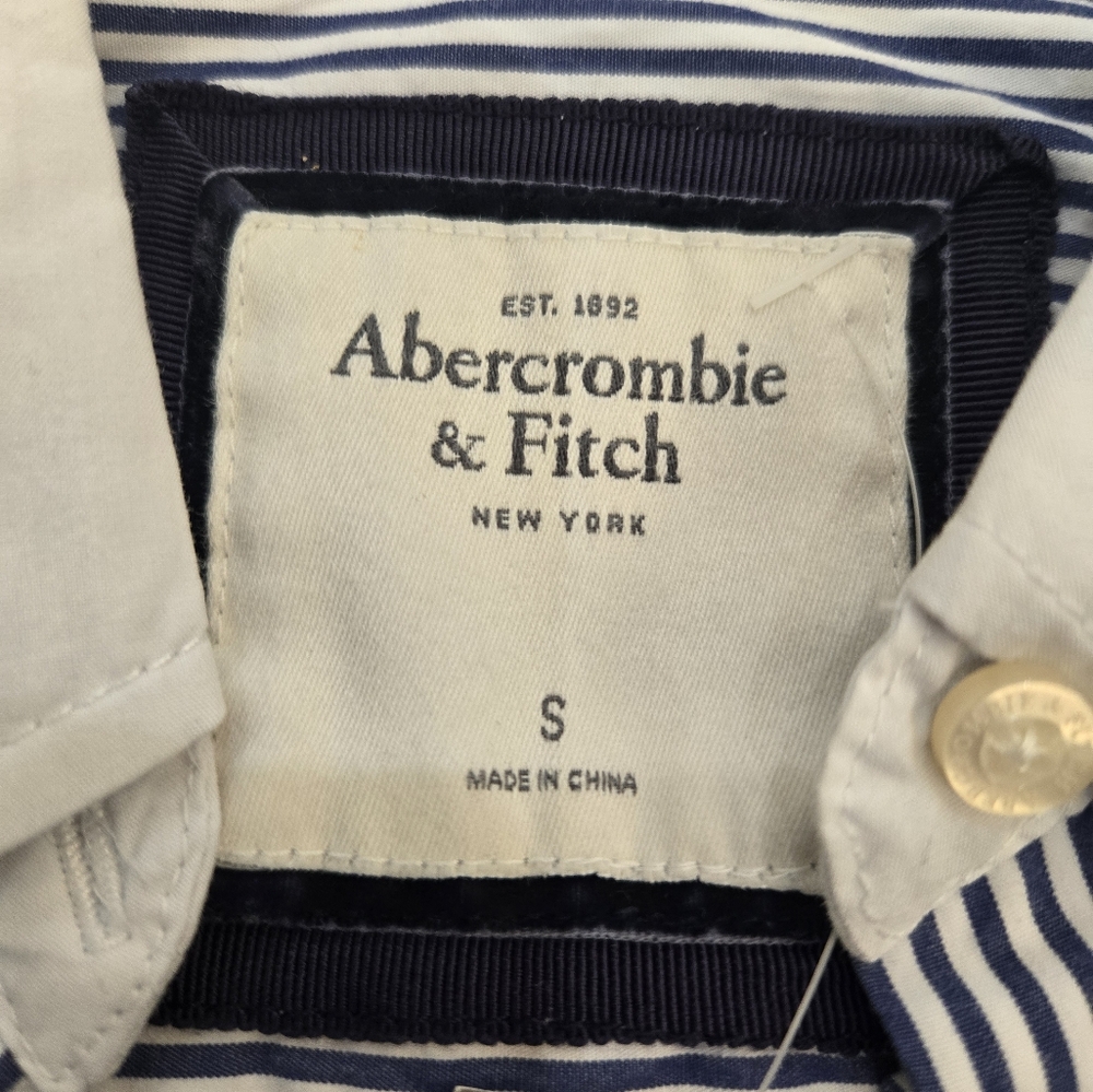 Abercrombue Women's Striped Blue and White Shirt - Picture 4 of 7